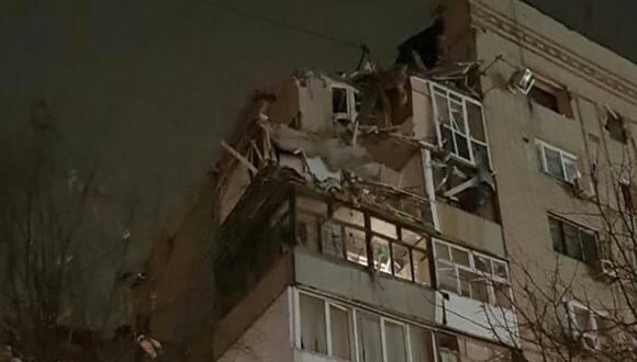 140 personas fueron evacuadas del edificio siniestrado, según las autoridades de Rusia.&nbsp;(Foto: Twitter/@OFFICIALSUSHMIT)