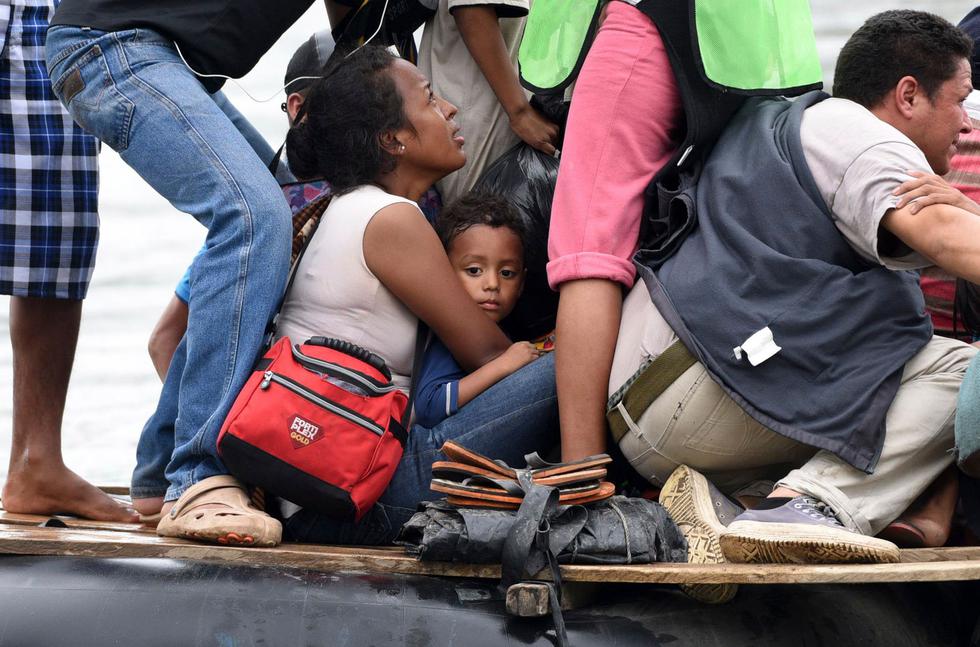 México recibe masiva migración de hondureños y confirma 640 peticiones de refugio. (AFP)