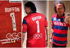 Lapadula sorprendió a Gallese y le regaló una camiseta autografiada por Buffon