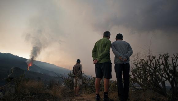 Las coladas de lava del volcán Cumbre Vieja han destruido más de 1.200 edificios y han cubierto una superficie de casi 600 hectáreas, según las autoridades. (Foto: JORGE GUERRERO / AFP)