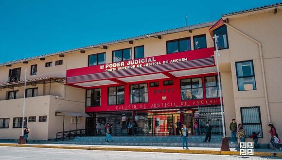 El Colegiado ha oficiado a las dependencias competentes para la ubicación, captura e internamiento del sentenciado en el establecimiento penitenciario de Huaraz.