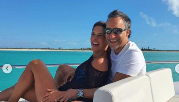 María Pía comparte tiernas fotos junto a su esposo por la celebración de su aniversario 15. (Foto: piacopello)
