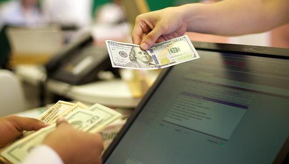 El dólar se vendía hasta en&nbsp;S/3.596 en los bancos de la ciudad este martes. (Foto: GEC)