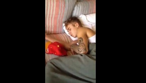 Justin aparece durmiendo en video. (Captura de video)
