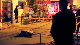 SJL: dos jóvenes mueren asesinados a balazos en asentamiento humano Huáscar | VIDEO