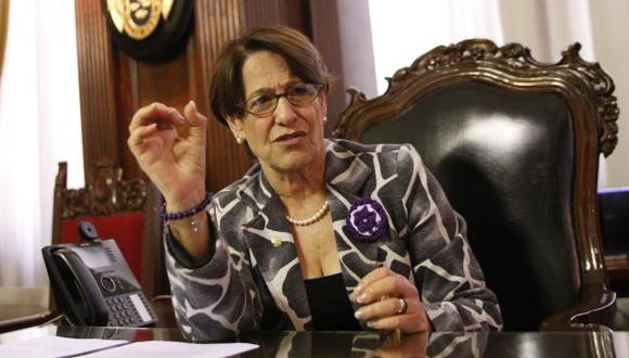 Susana Villarán dijo que la Policía interfiere muchas veces con la aplicación de la ‘ola verde’. (Perú21)