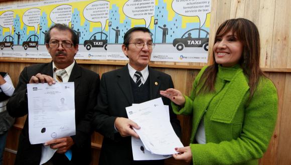 Taxistas se registran en parques zonales de Lima. (Andina)