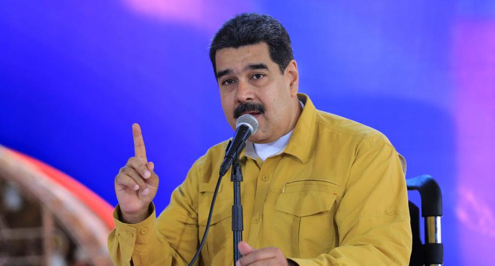 "Por eso anoche decidí que no iré a la Cumbre de las Américas en Lima y me voy a quedar aquí con el pueblo de Venezuela", dijo Maduro. (Reuters)