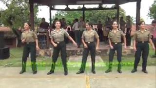 Orquesta de la Policía Nacional mostró su talento tocando y bailando cumbia [Video]