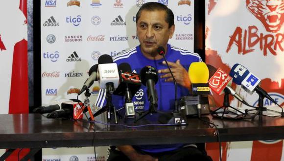 Ramón Díaz asegura que Perú llegará con presión al partido con Paraguay. (Reuters)