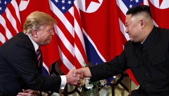 Trump afirmó que decidió abandonar la mesa de negociación debido a la insistencia de los norcoreanos en que pusiera fin a las sanciones que pesan sobre su país. (Foto: AP)