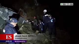 Huaral: Ocho integrantes de una familia mueren tras caída de miniván a un abismo