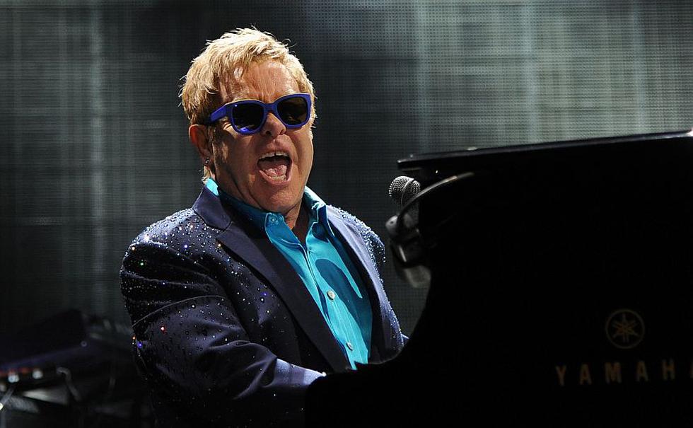 Elton John confesó que fue en 1990 cuando dejó las drogas y el alcohol. (AFP)