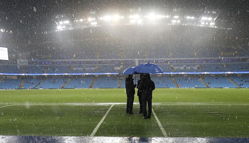 Manchester City vs. Borussia Mönchengladbach se aplazó para este miércoles por la lluvia. (Reuters)