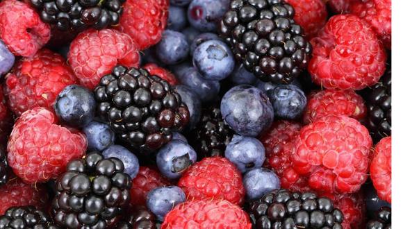 Los frutos rojos puedes conservarlos por más tiempo con agua y vinagre. (Foto: Pixabay)