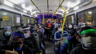 Municipalidades entregarán protectores faciales a usuarios de transporte público en provincias