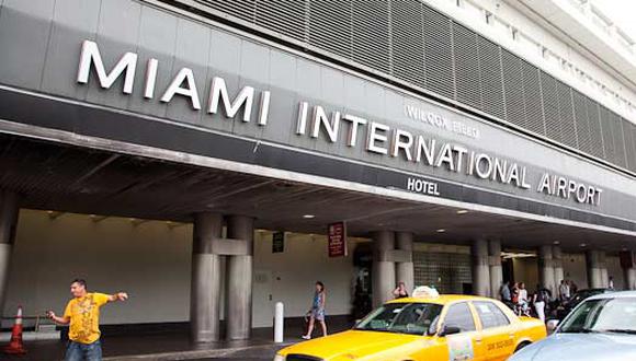 Alcalde de Miami exige medidas más estrictas en el aeropuerto frente al coronavirus