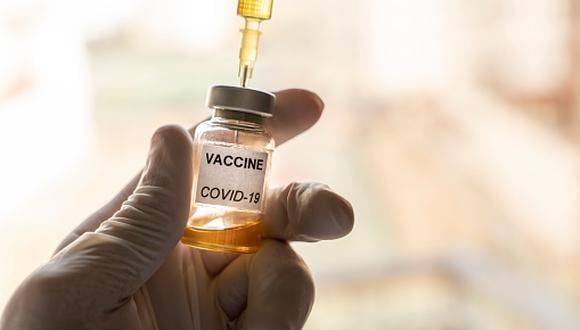 Johnson & Johnson anunció que producirá mi millones de vacuntas contra el COVID-19 para el 2021. (GETTY)
