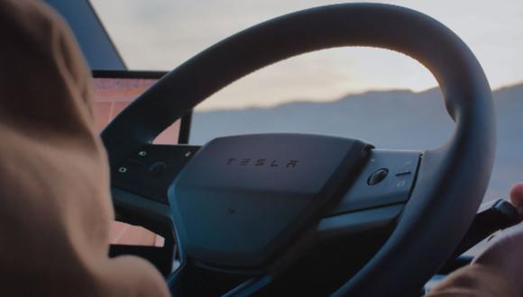 Elon Musk presentó la nueva línea de Tesla, el Simi. (Foto: Twitter / Tesla)