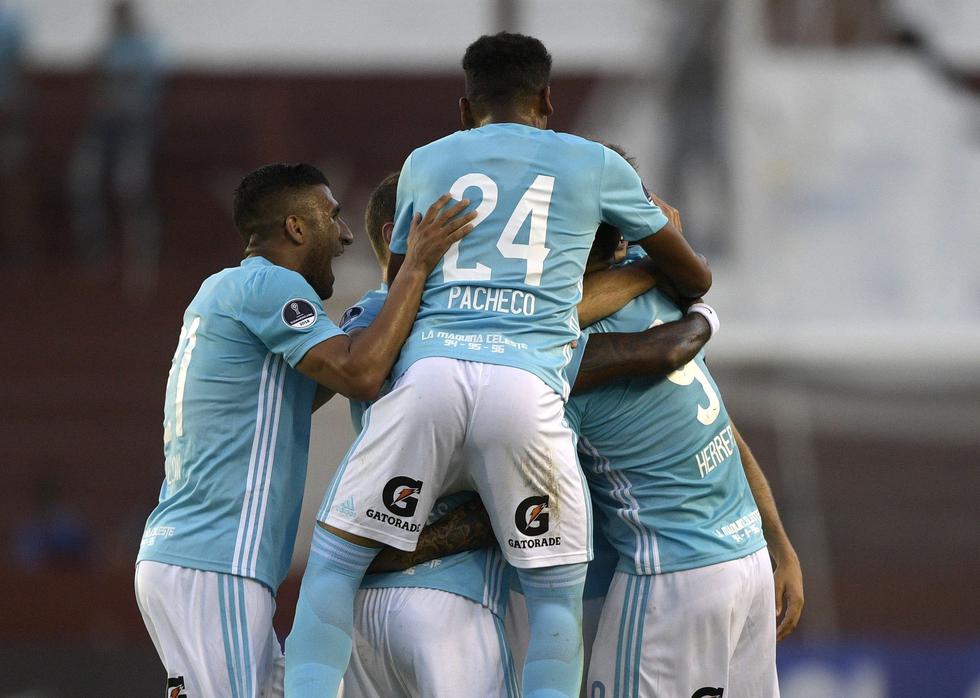 Sporting Cristal buscará una hazaña frente a Lanús para seguir en la Copa Sudamericana, luego de su caída en Buenos Aires. (AFP)