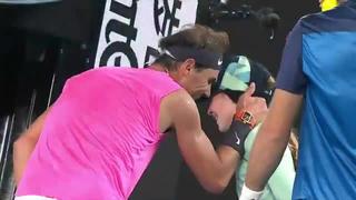 Rafael Nadal y el tierno gesto que tuvo con una recogelotas tras golpearla accidentalmente