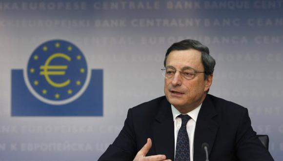 Mario Draghi dijo que incremento permitirá seguir prestando con los mismos tipos de interés. (Reuters)