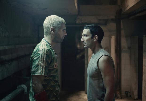 Nicolás Furtado (Diosito) y Juan Minujín (Pastor) en una escena de la cuarta temporada de "Franja".  Imagen: Netflix