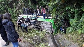 Tres fallecidos y 11 heridos deja accidente de bus en Cusco