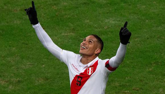 Paolo Guerrero cumplirá el centenar del partidos con la selección peruana en la final de la Copa América. (Foto: AFP)