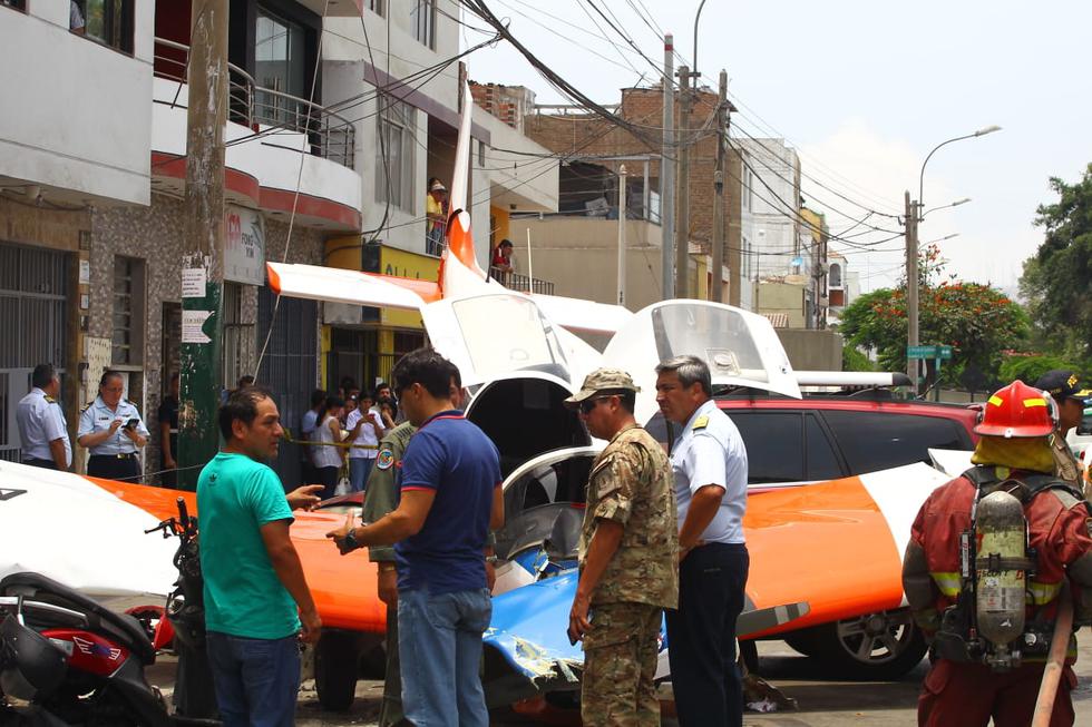 Avioneta de instrucción tuvo que aterrizar de emergencia sobre avenida en Surco. (Miguel Bellido/GEC)