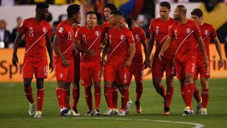 Selección peruana: Hinchada le expresa su apoyo tras derrota ante Colombia