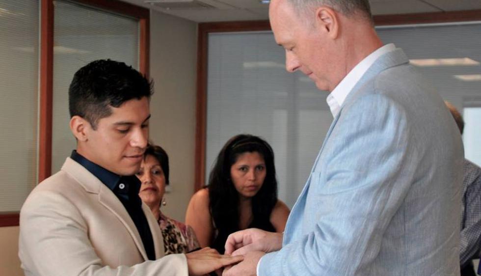 El peruano Dante Orozco Jiménez y el británico Paul Gregory Turner se casaron, bajo las leyes del Reino unido, por la vía civil. (Facebook)