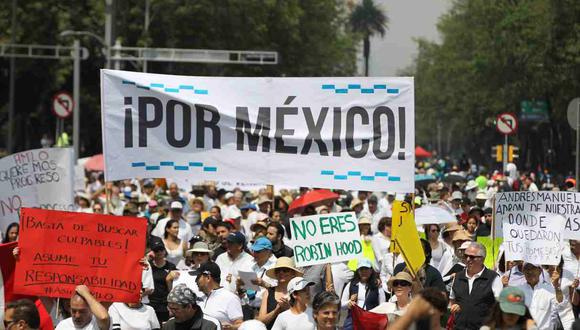 Miles de mexicanos marcharon en rechazo a las políticas del nuevo gobierno de Andrés Manuel López Obrador. (Foto: EFE)
