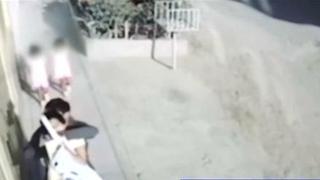 Mujer es atacada por delincuente frente a sus hijas en Chiclayo [VIDEO]