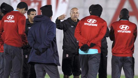 Roberto Mosquera puso el pecho por la selección tras derrota por 6-0 ante el País Vasco. (EFE)