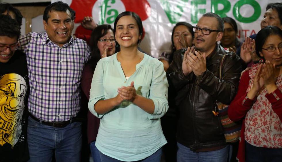 Verónika Mendoza da sus primeras impresiones sobre el flash electoral de los comicios. (Perú21/Luis Centurión)