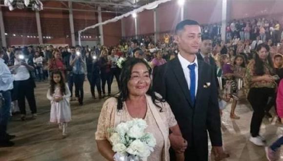 Rufina Ibarra, de 70 años, y Juan Portillo, de 27, protagonizaron la boda del año. (Foto: Twitter)