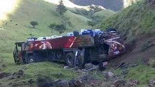 Chile: Vuelco de bus turístico boliviano dejó cuatro heridos en Arica