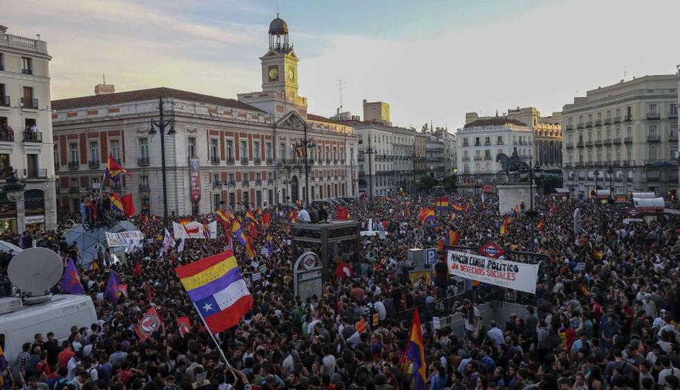 Miles de personas se congregaron en varias ciudades de este país, para reclamar que tras la abdicación del rey Juan Carlos de Borbón, España tenga una República como nueva forma de Estado. (AFP)