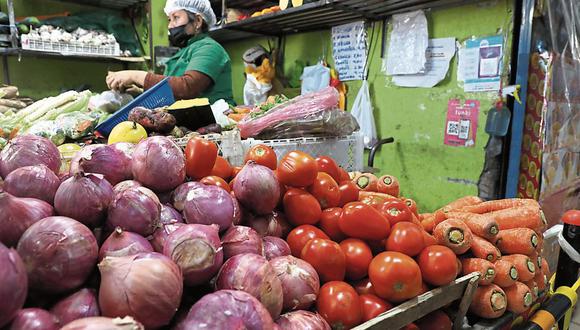 "Por ejemplo, esta semana el precio de la cebolla roja llegó a S/6.26 por kilo en el Gran Mercado Mayorista de Lima, lo que supone un incremento de 430% respecto del promedio de tres años".