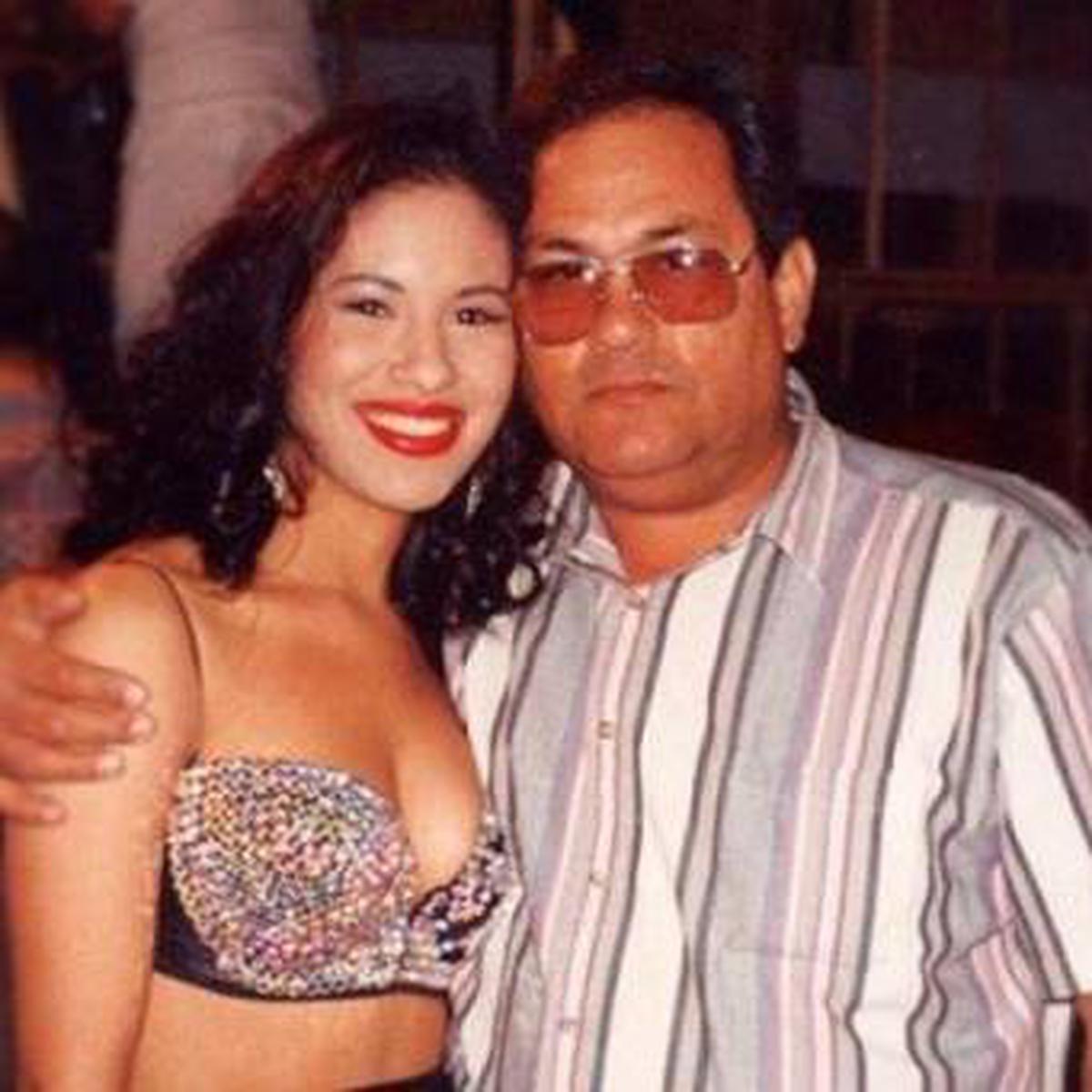Arriba 60 Imagen Selena Quintanilla Padre Abzlocalmx
