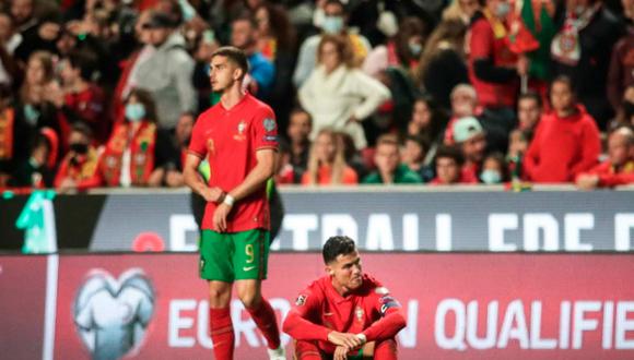Cristiano Ronaldo tendrá que jugar el sistema de play-off con Portugal luego de que Serbia les gane el cupo directo en el Grupo A. (Foto: EFE)