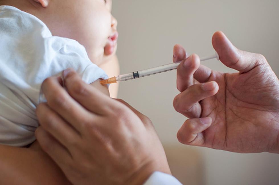 China: Vacunas caducadas contra la polio fueron aplicadas en 145 niños (GettyImages)