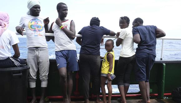 Migrantes del barco Mare Jonio podrán desembarcar en territorio italiano. (Foto: EFE)