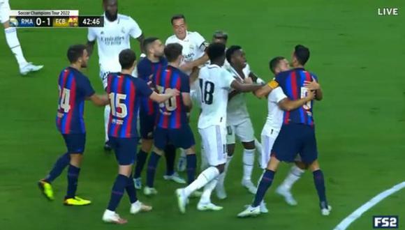 La pelea en el clásico Real Madrid vs. Barcelona en Las Vegas. (Captura FS2)