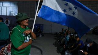 Nueva caravana de migrantes sale de Honduras hacia EE.UU. [FOTOS]