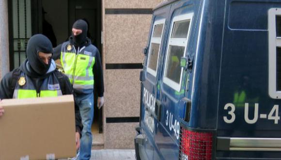 España: Detienen a siete presuntos yihadistas que enviaban material militar como ayuda humanitaria. (elmundo.es)