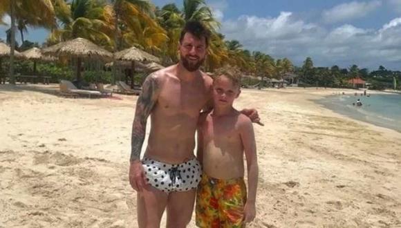 Mackenzie O’Neill posa junto a Lionel Messi en unas vacaciones que nunca olvidará. (Foto: Instagram / Video: Olé)