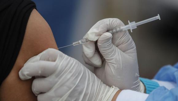 En las tres jornadas del Vacunatón realizadas por el Ministerio de Salud se logró inmunizar a cerca de 800.000 personas. (Foto: Andina)