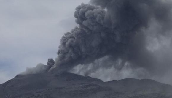 Volcán Sabancaya se encuentra en proceso eruptivo. (Perú21)